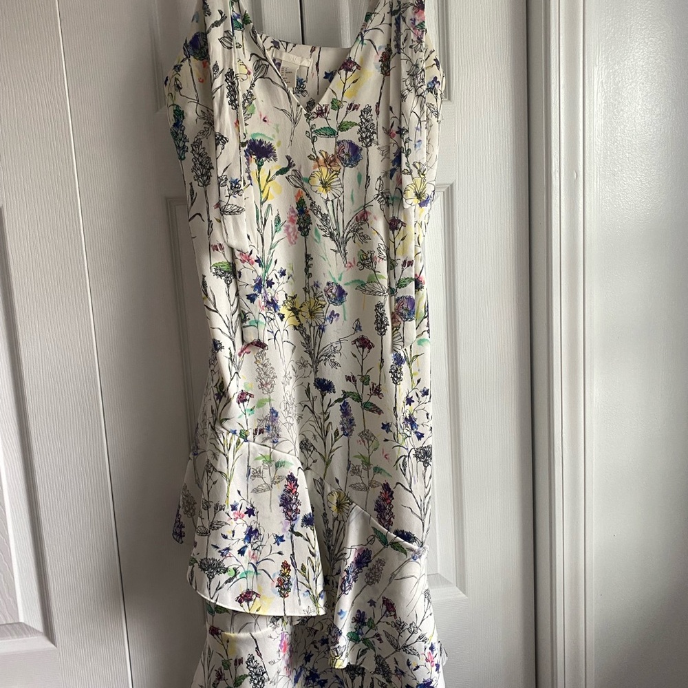 White Floral Ruffle Hem Women's Dress